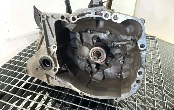 Renault Clio IV Manual 5 speed gearbox JH3343