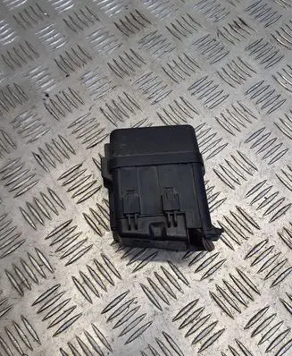 Toyota Avensis T270 Fuse module