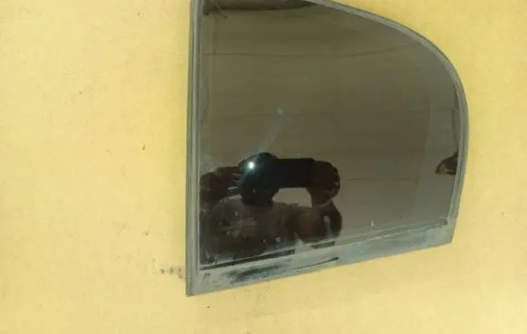 Renault Laguna III Rear vent window glass 