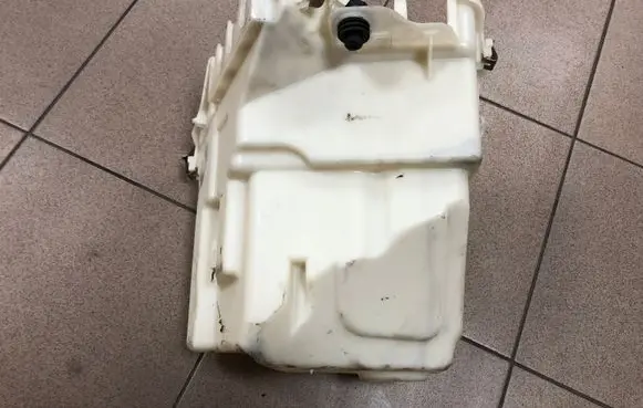 BMW 3 E90 E91 Fuse box cover 7555120 100559 8593971