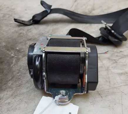 Volvo V60 Rear seatbelt 39823322 624324600 24012014