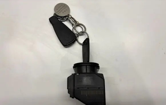 Mercedes-Benz E W210 Ignition lock 33000201