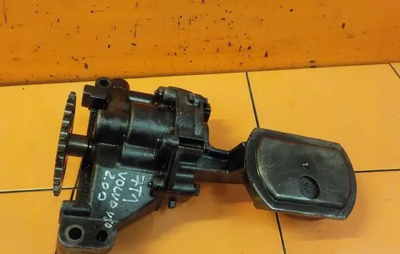 Volvo V50 Oil pump 9644350880