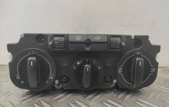 Volkswagen Tiguan Climate control unit 5M2820045A 984312L 5HB00932727