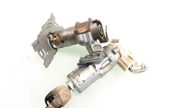 Toyota Yaris Ignition lock 45020521