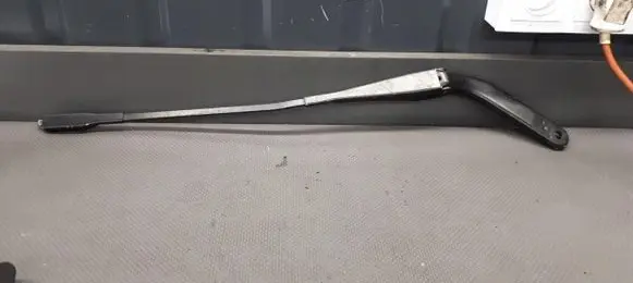 BMW 1 E81 E87 Front wiper blade arm 7169972