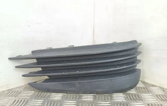 Opel Signum Front bumper lower grill 13182915
