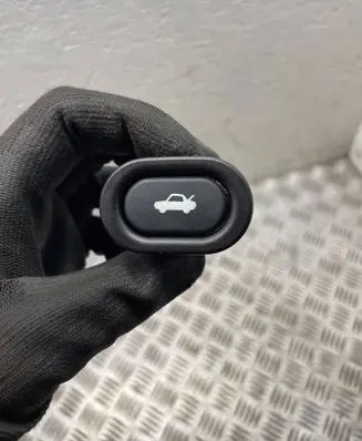 Saab 9-5 Tailgate opening switch 4733457 156799