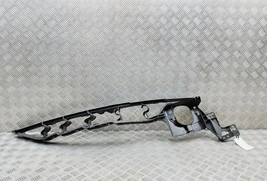 Fender mounting bracket