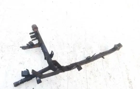 Volkswagen PASSAT B5 Engine coolant pipe/hose