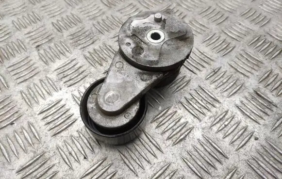 KIA Sorento Generator/alternator belt tensioner