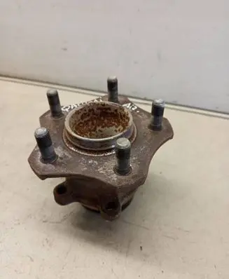 Nissan Qashqai+2 Rear wheel bearing hub