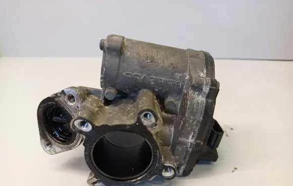 Renault Laguna III EGR valve 8200796674 A2C53217899
