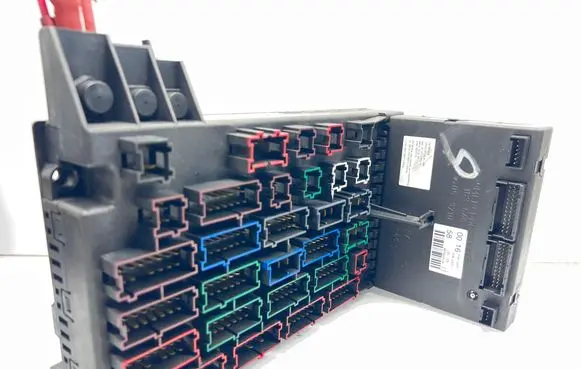 Mercedes-Benz ML W163 Fuse module 1635450016
