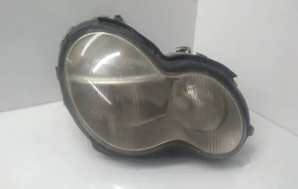 Mercedes-Benz C W203 Headlight/headlamp A2038200261
