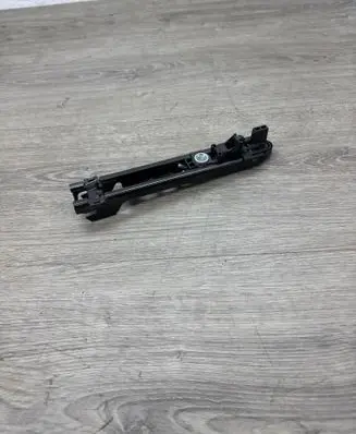 Volkswagen Golf VI Seat belt height adjuster 5K0857819