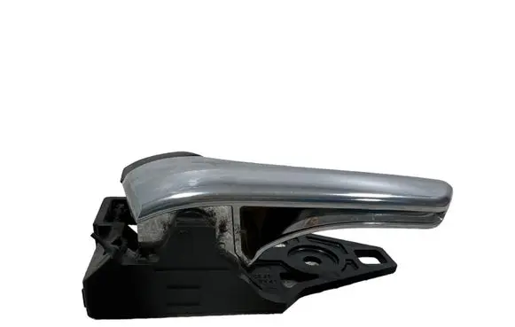 Toyota RAV 4 (XA40) Front door interior handle