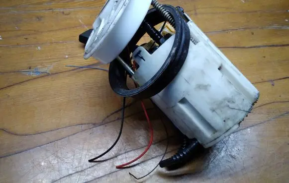 Mercedes-Benz CLK A209 C209 Fuel injection high pressure pump A2034707394 0580204006