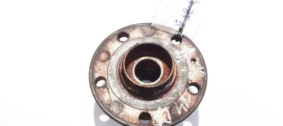 Skoda Octavia Mk2 (1Z) Front wheel hub