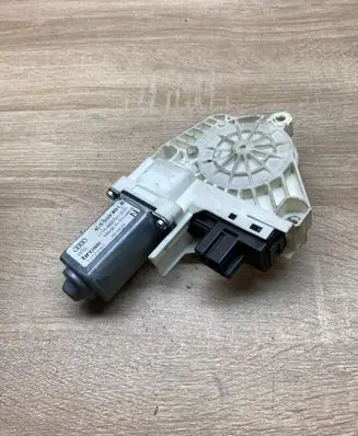 Audi Q7 4L Rear door window regulator motor 4L0959801B