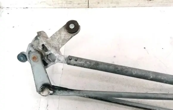 Opel Insignia A Front wiper linkage and motor