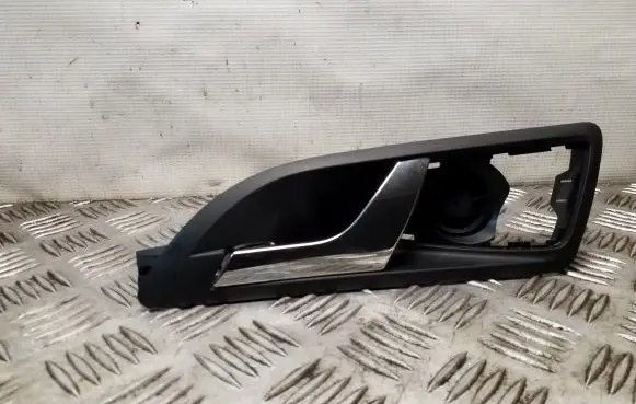 Skoda Octavia Mk2 (1Z) Rear door interior handle 1Z0839247