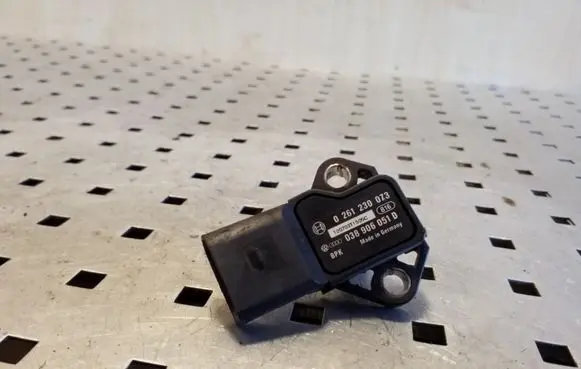 Audi TT TTS Mk2 Air pressure sensor 0261230073 038906051D