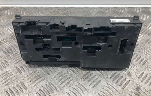 BMW 5 F10 F11 Fuse box set 317033442 9252815 02988438