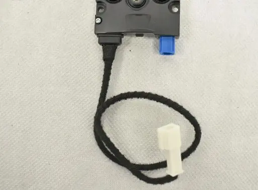 Tesla Model Y Windshield/windscreen camera 