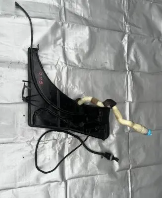 Alfa Romeo Giulia Windshield washer fluid reservoir/tank 50532580 50538752