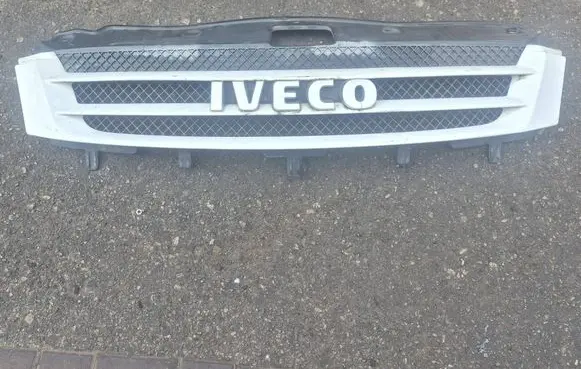 Iveco Daily 4th gen Front bumper upper radiator grill 38028010105 041206