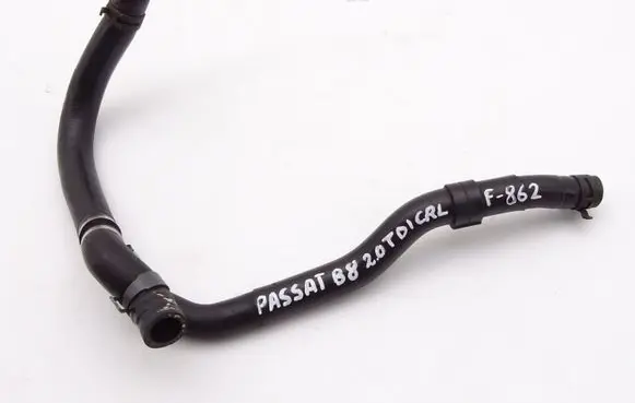 Volkswagen PASSAT B8 Engine coolant pipe/hose