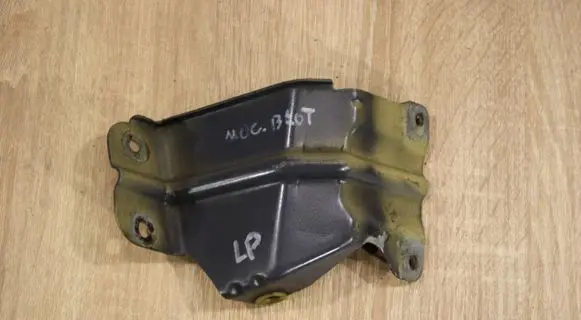 Chevrolet Captiva Fender mounting bracket