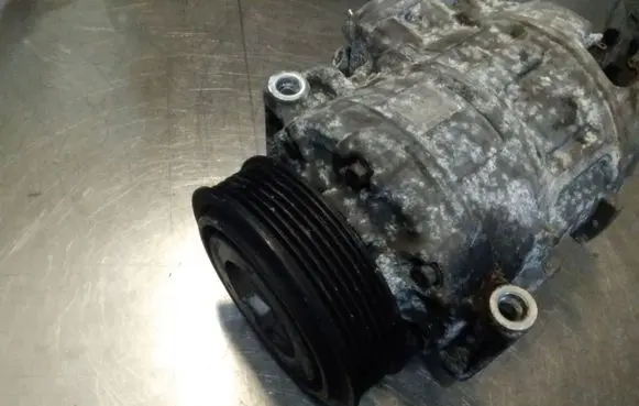 Volkswagen Golf V Air conditioning (A/C) compressor (pump) 1K0820803P