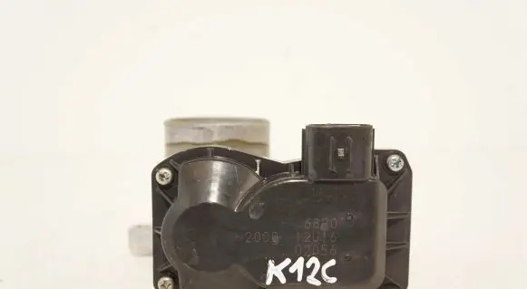 Suzuki Swift II Throttle body valve 68P0