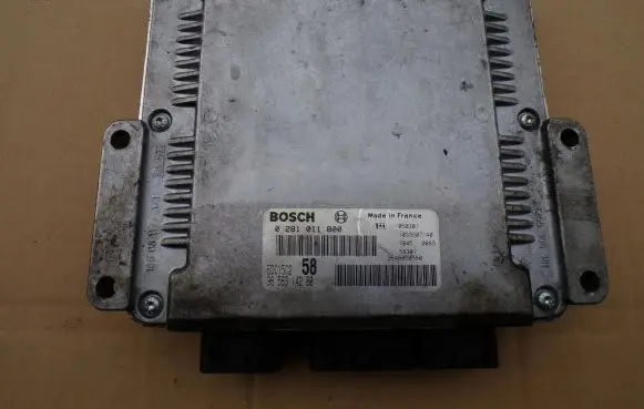 Peugeot 807 Engine control unit/module ECU 0281011800