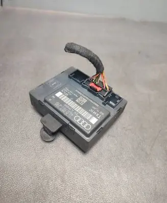 Audi Q7 4L Door control unit/module 4L0907290