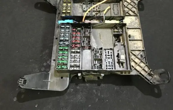 Renault Espace III Fuse box set 6025307195