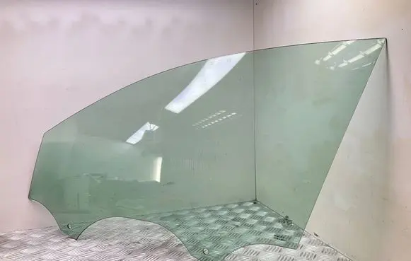 Volkswagen Golf VII Front door window glass four-door 5G4845201B AS2