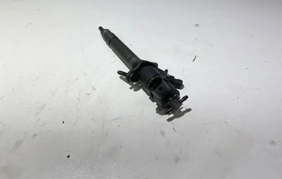 Volvo V70 Fuel injector 0445110078