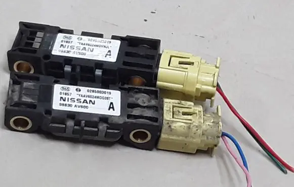 Nissan Primera Airbag deployment crash/impact sensor 98830AV600