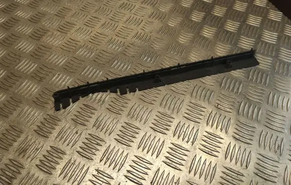Land Rover Discovery Sport Radiator mount bracket 00207404