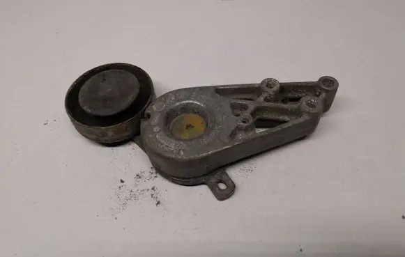 Volkswagen PASSAT B5 Generator/alternator belt tensioner 058903133C