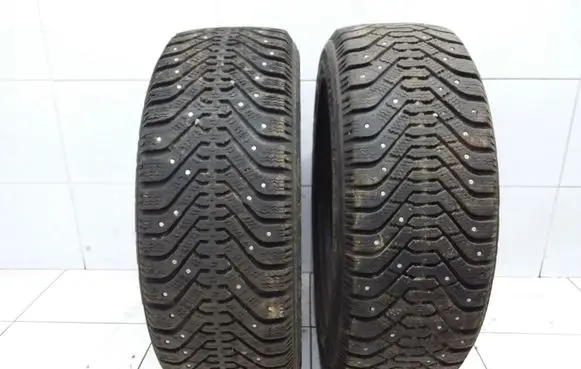 Volkswagen Golf II R16 winter/snow tires with studs 19555R1687T ULTRAGRIP500