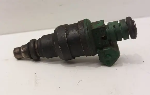 Volkswagen PASSAT B3 Fuel injector 037906031D 0280150905