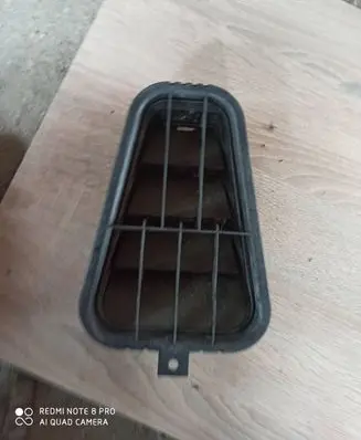 Audi A4 S4 B6 8E 8H Quarter panel pressure vent 8e0819181