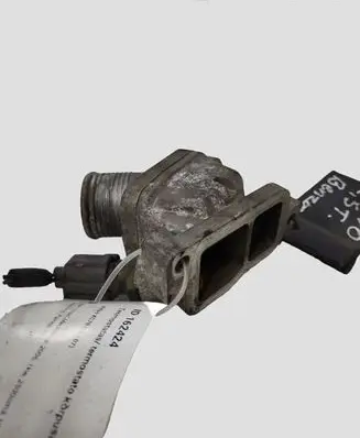 Volvo XC70 Thermostat/thermostat housing 8636952