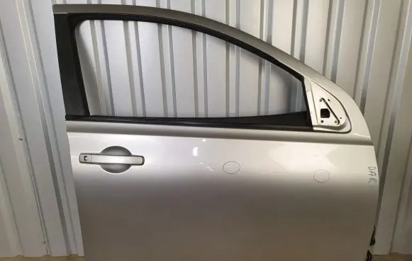 Nissan Qashqai Front door
