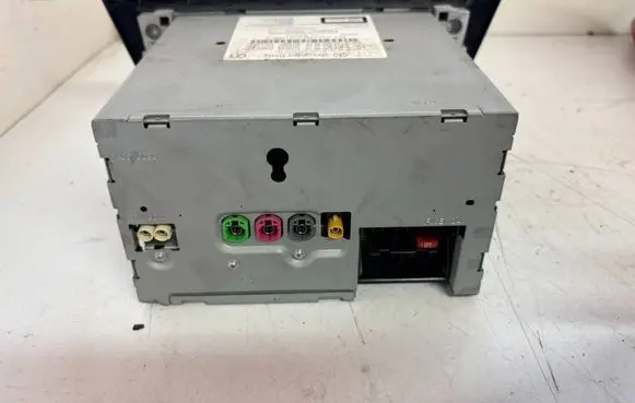Mercedes-Benz C W204 Radio/CD/DVD/GPS head unit A2049009610 A1669022804