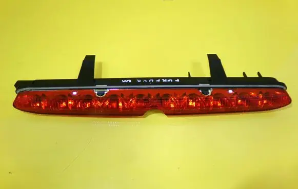 Smart ForFour I Third/center stoplight 18104-30030
